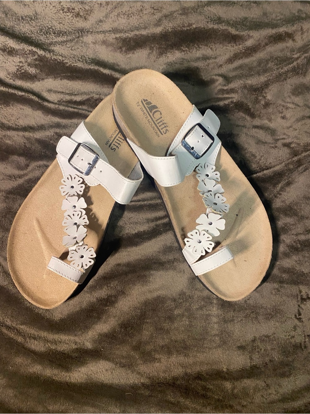 Cliffs by WHITE MOUNTAIN White Floral Buckle T-Strap Sandals